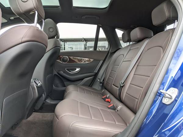 2018 Mercedes-Benz GLC GLC 300 AWD All Wheel Drive SKU: JV070037 for sale in Bellevue, WA – photo 20