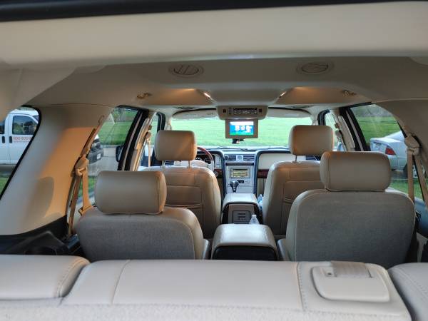 2005 Lincoln Navigator for sale in Lorain, OH – photo 4