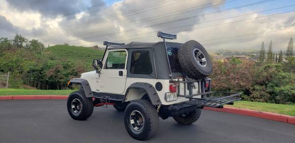 2004 NICE Jeep Wrangler lefted - cars & trucks - by owner - vehicle... for sale in Honolulu, HI – photo 3