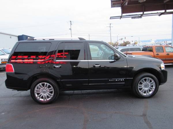 2014 Lincoln Navigator 4WD - cars & trucks - by dealer - vehicle... for sale in Rockford, IL – photo 9