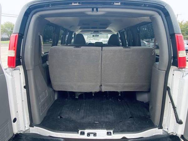 2013 Chevrolet Chevy Express 2500 Passenger LS Van 3D ESPANOL... for sale in Arlington, TX – photo 12