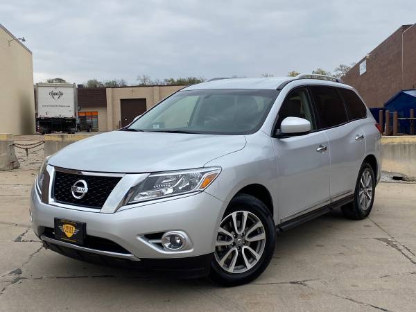 2013 NISSAN PATHFINDER SL/4x4/LEATHER/FULLY LOADED/CLEAN for sale in OMAHA NEBRASKA / EFFECT AUTO CENTER, IA – photo 4
