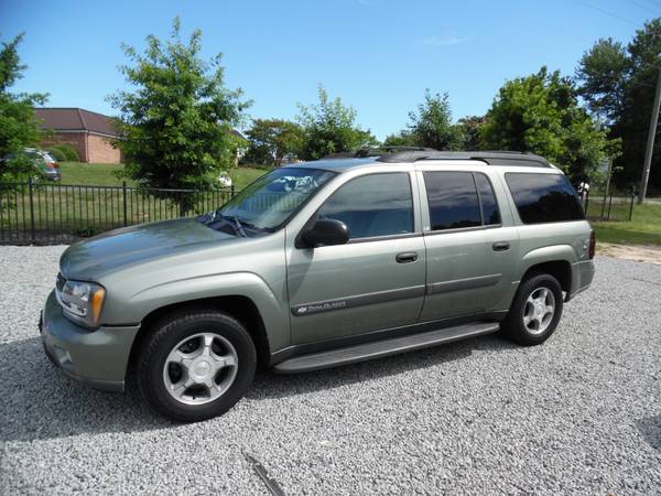 **** 2004 Chevy Trailblazer EXT 3rd seat,rear a/c tow pkg. *********** for sale in Denver, NC – photo 2