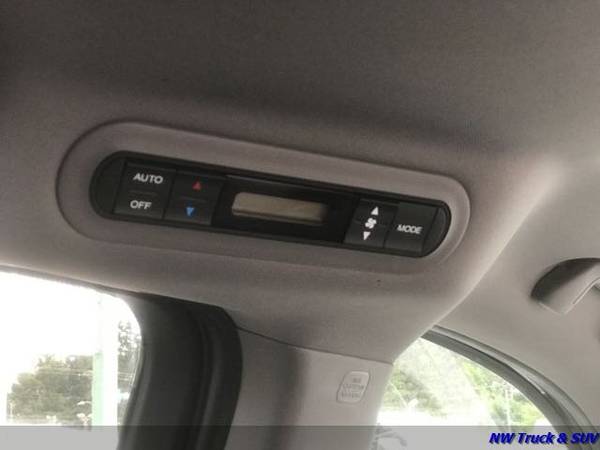 2010 Honda Odyssey Touring Leather NAV DVD Clean Carfax Local Famil for sale in Milwaukee, OR – photo 19