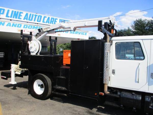 2000 International 4700 DT 4700 CRANE TRUCK CREW CAB - cars & trucks... for sale in South Amboy, CT – photo 2