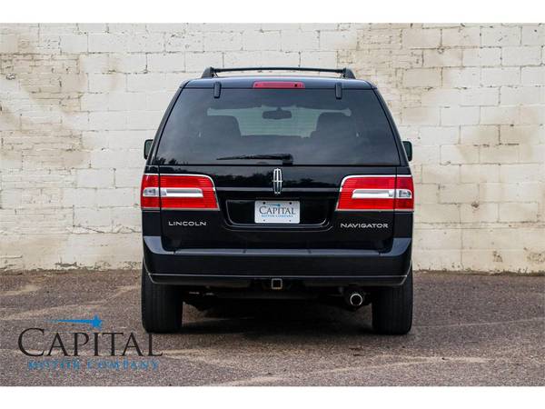 08 Lincoln Navigator 4WD w/14-Speaker Audio, Moonroof, Cooled Seats! for sale in Eau Claire, MN – photo 6