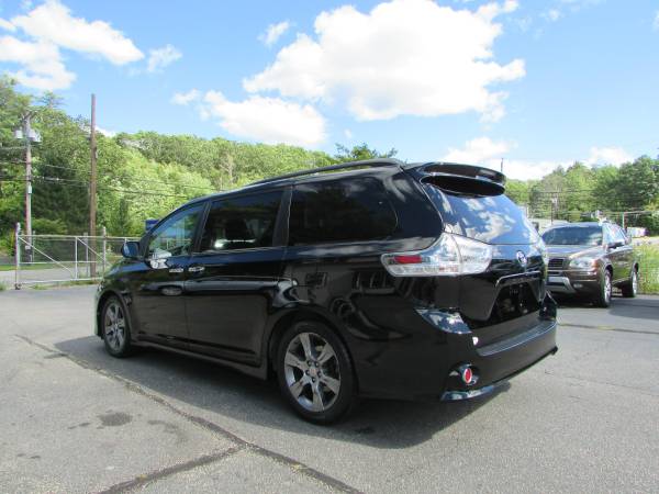 2014 Toyota Sienna SE, NAV, Camera, Roof, New Tires, Nice! - cars & for sale in Hooksett, NH – photo 5