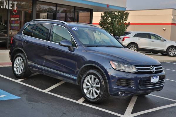 2012 *Volkswagen* *Touareg* *4dr TDI Sport w/Nav* Ni - cars & trucks... for sale in Oak Forest, IL – photo 7