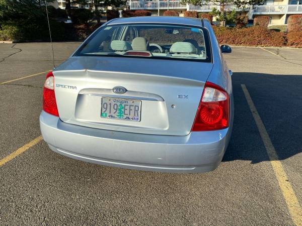 2004 Kia Spectra EX 2.0 - cars & trucks - by owner - vehicle... for sale in Roseburg, OR – photo 3