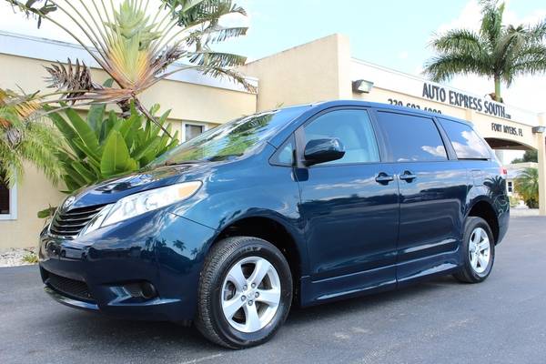 2011 Toyota Sienna LE Braun Wheelchair Van 75k Miles for sale in Fort Myers, FL – photo 5