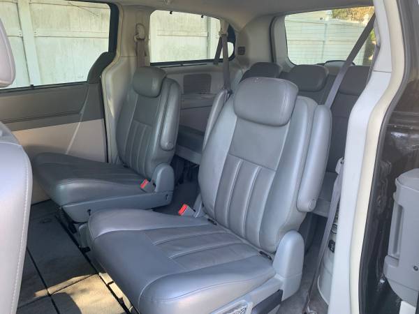2009 CHRYSLER MINI VAN - cars & trucks - by owner - vehicle... for sale in Ronkonkoma, NY – photo 6