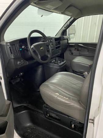 2012 Chevrolet Express Cutaway G3500 12FT Box W/Liftgate 91, 000 for sale in Caledonia, MI – photo 8