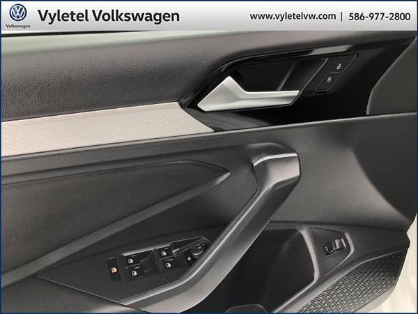 2020 Volkswagen Jetta sedan R-Line Auto w/ULEV - Volkswagen Pure for sale in Sterling Heights, MI – photo 16