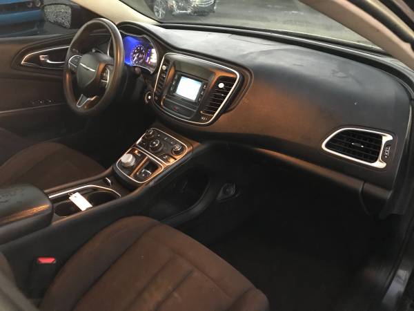 2015 Chrysler 200 Limited - - by dealer - vehicle for sale in Highland Park, MI – photo 11