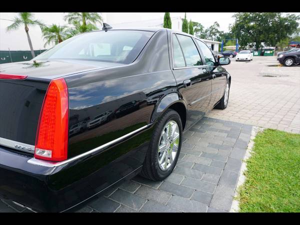 2010 Cadillac DTS Luxury Collection - 1-Owner, Hot and Cool Seats, Tri for sale in Naples, FL – photo 18
