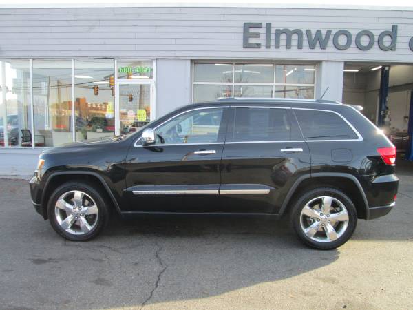 2012 JEEP GRAND CHEROKEE OVERLAND 5.7 V8 HEMI WHIT ALL THE TOYS -... for sale in East Providence, RI – photo 2