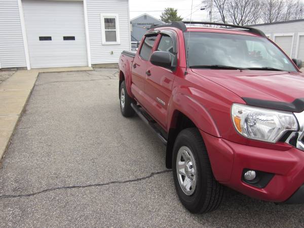 2013 Toyota Tacoma Double Cab SR5 4x4 V6 Auto 32K Red ONE OWNER for sale in East Derry, RI – photo 4