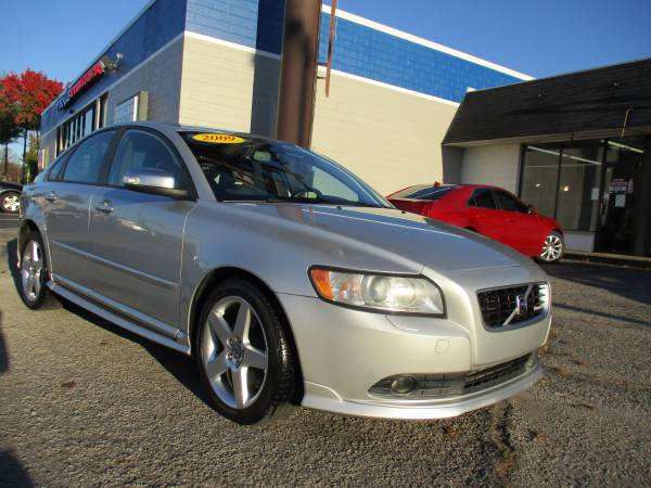 2009 Volvo S40 T5 R Design 4dr Sedan ***EXTRA NICE*** - cars &... for sale in Jeffersonville, KY – photo 2
