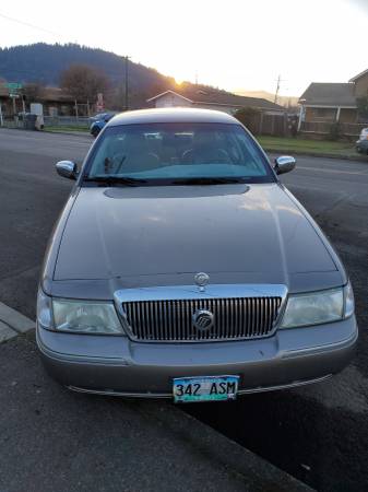2005 Mercury Grand Marquis - cars & trucks - by owner - vehicle... for sale in Junction City, OR – photo 2