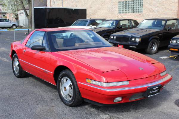 1989 Buick Reatta Coupe - - by dealer - vehicle for sale in Brookfield, IL – photo 2