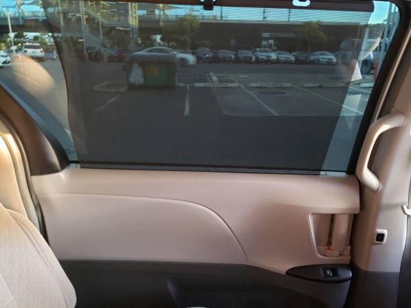 2017 Toyota Sienna LE Auto Access Seat GUARANTEED CREDIT APPROVAL! -... for sale in Waipahu, HI – photo 20