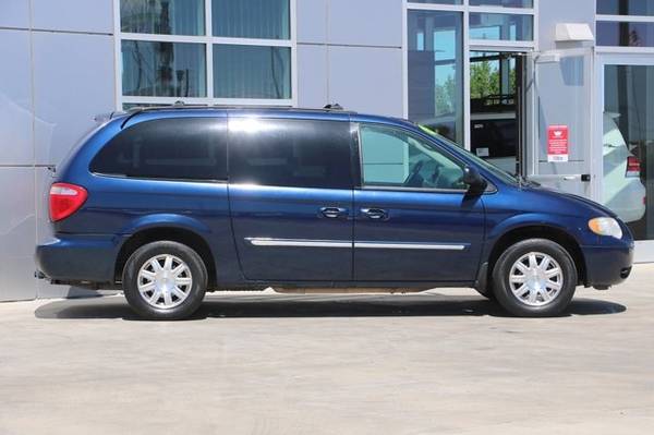 2005 Chrysler Town Country Touring - - by dealer for sale in Ontario, ID – photo 4