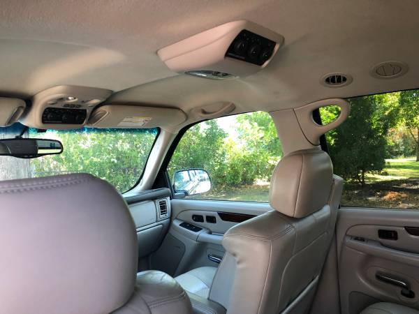 2002 CADILLAC ESCALADE LUXURY..ALL WHEEL DRIVE.. 6.0 L V8 for sale in Holly, OH – photo 12