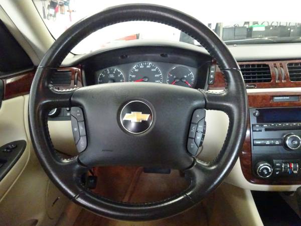 2011 Chevy Impala LT 133, 000 miles Bose Heated leather Sunroof for sale in West Allis, WI – photo 6