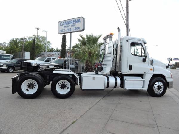 2012 FREIGHTLINER DAYCAB DD13 with for sale in Grand Prairie, TX – photo 16