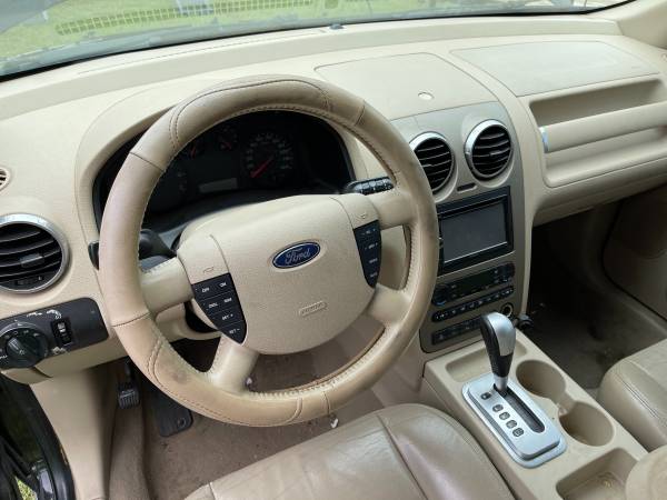 2005 Ford freestyle (not running) for sale in Granbury, TX – photo 4