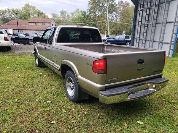 2001 Chevrolet Chevy S-10 LS 2dr Extended Cab 2WD SB EVERYONE IS... for sale in Vandergrift, PA – photo 5