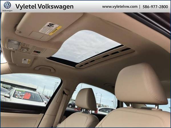 2014 Volkswagen Passat sedan 4dr Sdn 2.0L DSG TDI SEL Premium -... for sale in Sterling Heights, MI – photo 17