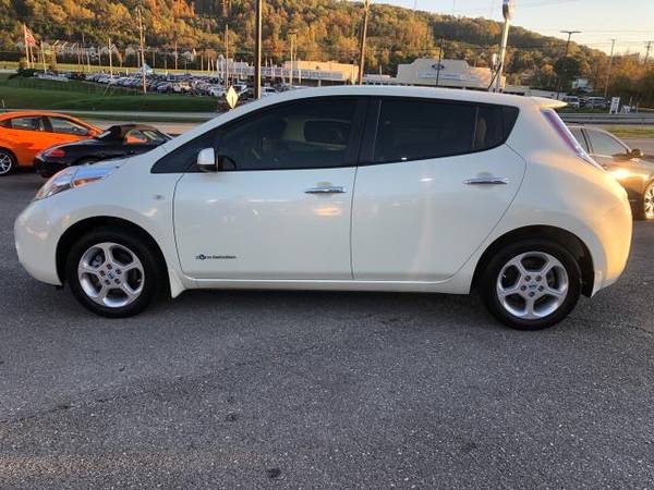 2011 Nissan Leaf 4dr HB SL-e - cars & trucks - by dealer - vehicle... for sale in Knoxville, TN – photo 4