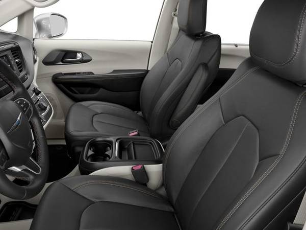 2018 Chrysler Pacifica Touring L - - by dealer for sale in Milford, MA – photo 8