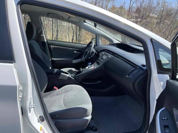 2012 Toyota Prius Two Hybrid Pkg2 50mpg 146k 1 owner clean - cars & for sale in Walpole, RI – photo 21