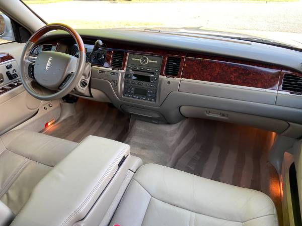 2010 Lincoln Town Car Signature Limited for sale in Weatherford, OK – photo 5