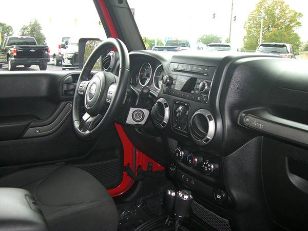 ► 2016 JEEP WRANGLER UNLIMITED SPORT - SHARP SUV with ONLY 27k MILES for sale in Feeding Hills, MA – photo 17