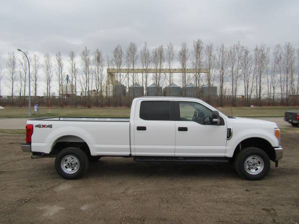 2017 FORD F250 - CREW CAB - LONG BOX (8ft) - 4X4 - 6 2 LITER V8 GAS for sale in Moorhead, ND – photo 4