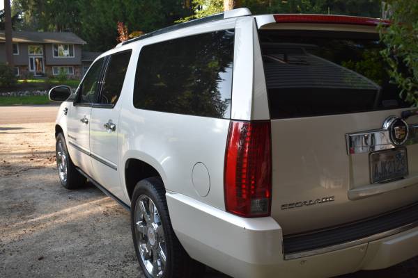 2007 Cadillac Escalade ESV Platinum - cars & trucks - by owner -... for sale in Pikeville, NC – photo 3
