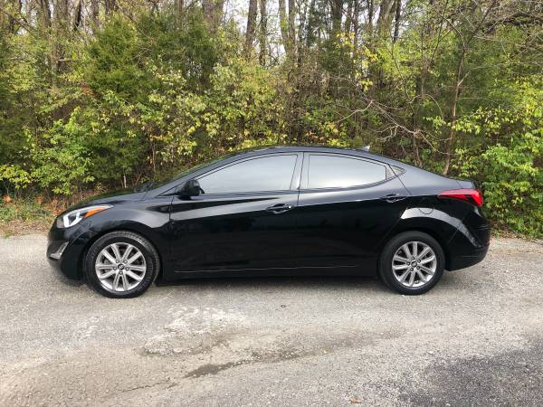 2014 Hyundai Elantra SE Clean No Issues - cars & trucks - by dealer... for sale in Louisville, KY – photo 2