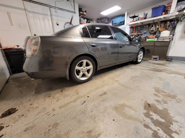 2005 Nissan Altima SE V6 3.5L - cars & trucks - by owner - vehicle... for sale in West Fargo, ND – photo 4