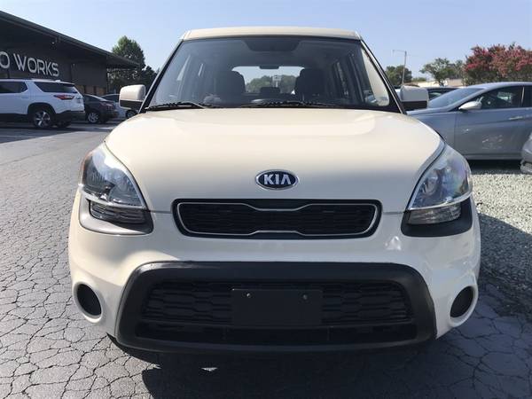 2013 Kia Soul Base - cars & trucks - by dealer - vehicle automotive... for sale in Greensboro, NC – photo 9