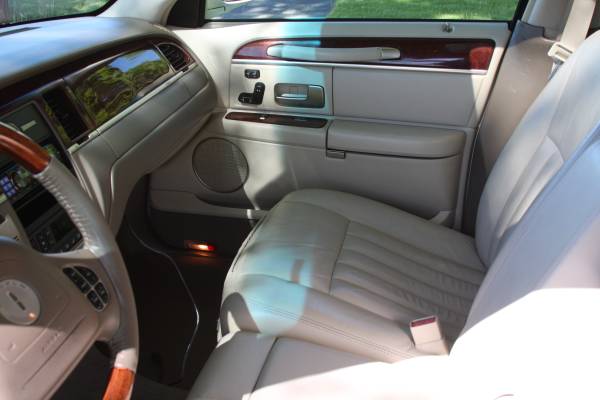 2003 Lincoln Town Car Limited Signature 3950 - - by for sale in Other, IL – photo 17