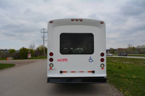 2014 Ford E-350 10 Passenger Paratransit Shuttle Bus for sale in Crystal Lake, OH – photo 7