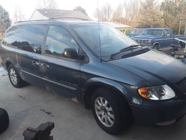 BAD TRANNSMISSION 2001 AWD Chrysler Town & Country minivan - cars & for sale in Greeley, CO – photo 3