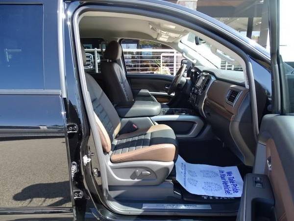 2017 Nissan Titan XD 4x4 Diesel Crew Cab Platinum Reserv for sale in Barrington, IL – photo 10