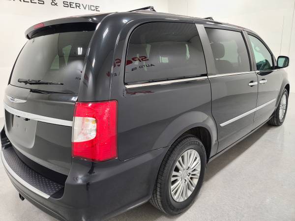 2015 Chrysler Town & Country Touring-L! Htd Seats! Backup Cam! DVD!... for sale in Suamico, WI – photo 23