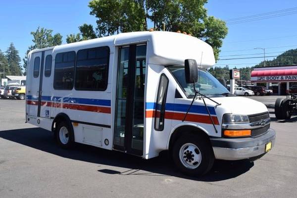 2006 Chevrolet Express 3500 SHUTTLE BUS - Wheelchair Ramp, AC for sale in Springfield, OR – photo 3