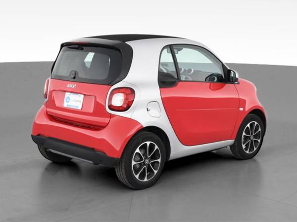 2017 smart fortwo Passion Hatchback Coupe 2D coupe Red - FINANCE -... for sale in Madison, WI – photo 11