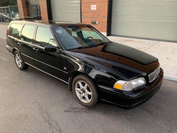 2000 Volvo V70 Wagon, 80k Miles , clean title and carfax, great cond. for sale in Brooklyn, NY – photo 2